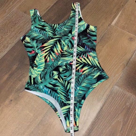 Tropical print sleeveless bodysuit size L - Picture 7 of 12